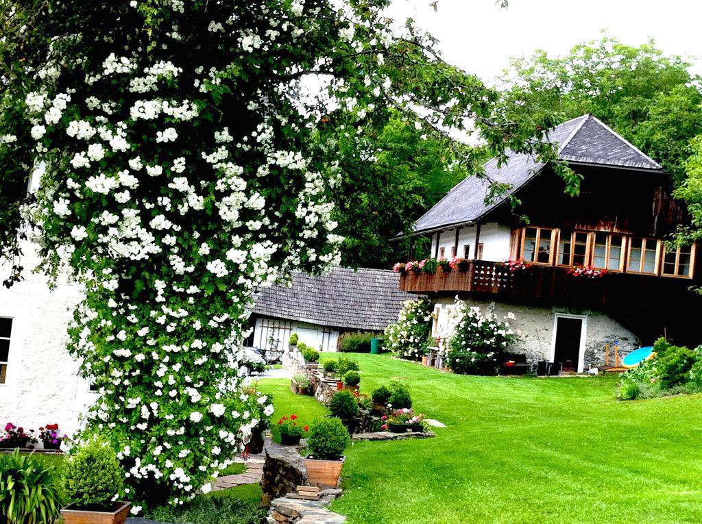 Cottage Am Waldrand Gelegen Feldkirchen In Kaernten Luaran gambar